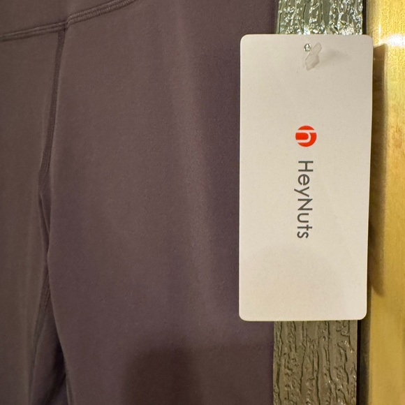 Amazon HeyNuts Leggings Yoga Pants in Graphite Gray - Picture 4 of 4